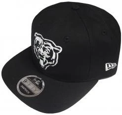 New Era NFL Chicago Bears Black White Logo Snapback Cap 9fifty Limited Edition